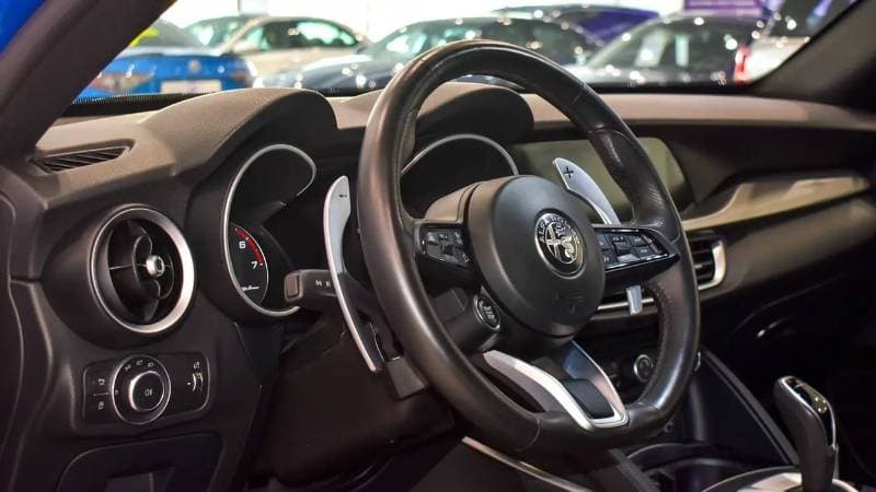 2022 Alfa Romeo Stelvio VELOCE thumbnail 8