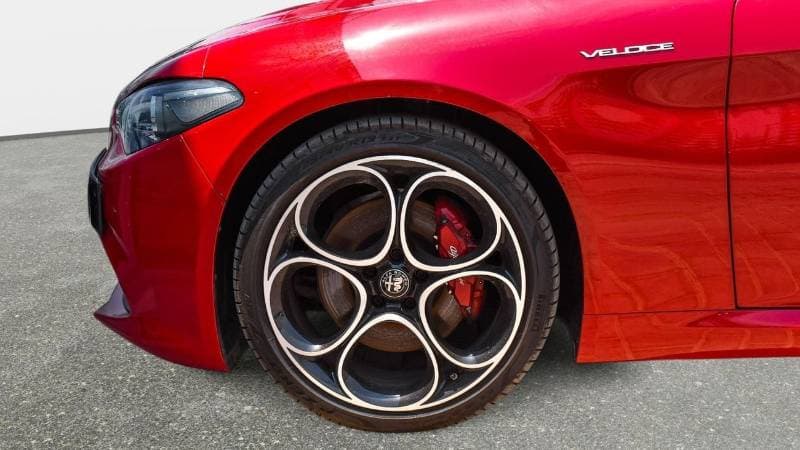 2022 Alfa Romeo Giulia VELOCE thumbnail 4