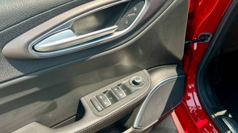 2022 Alfa Romeo Giulia VELOCE thumbnail 7