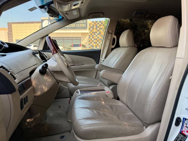 2020 Toyota Previa SE thumbnail 8