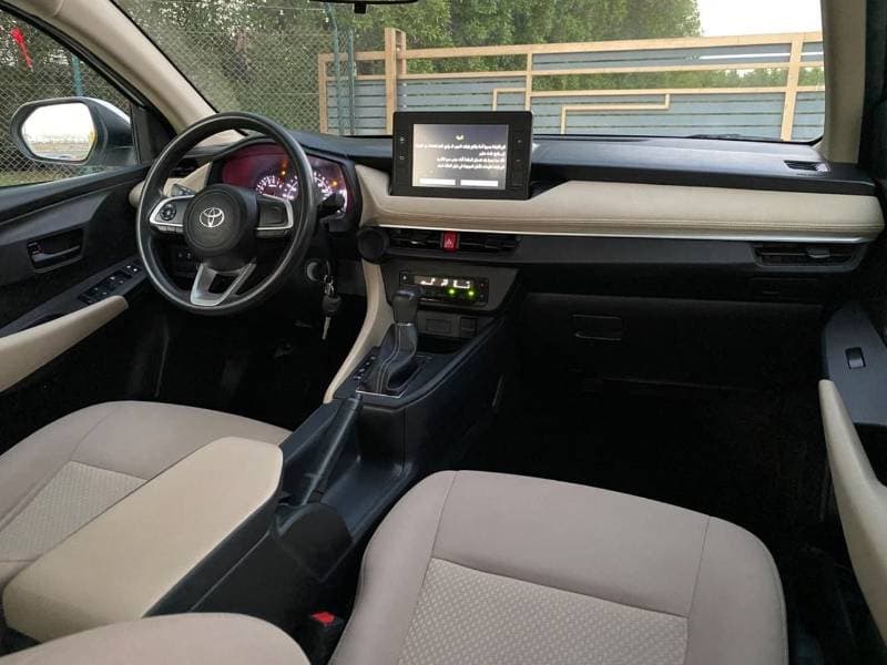 2023 Toyota Yaris E thumbnail 7