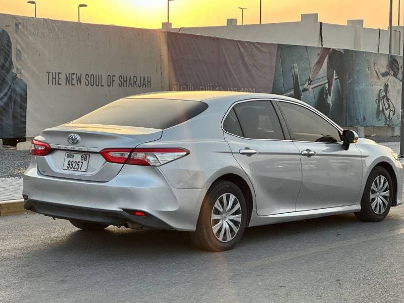 2018 Toyota Camry SE thumbnail 5