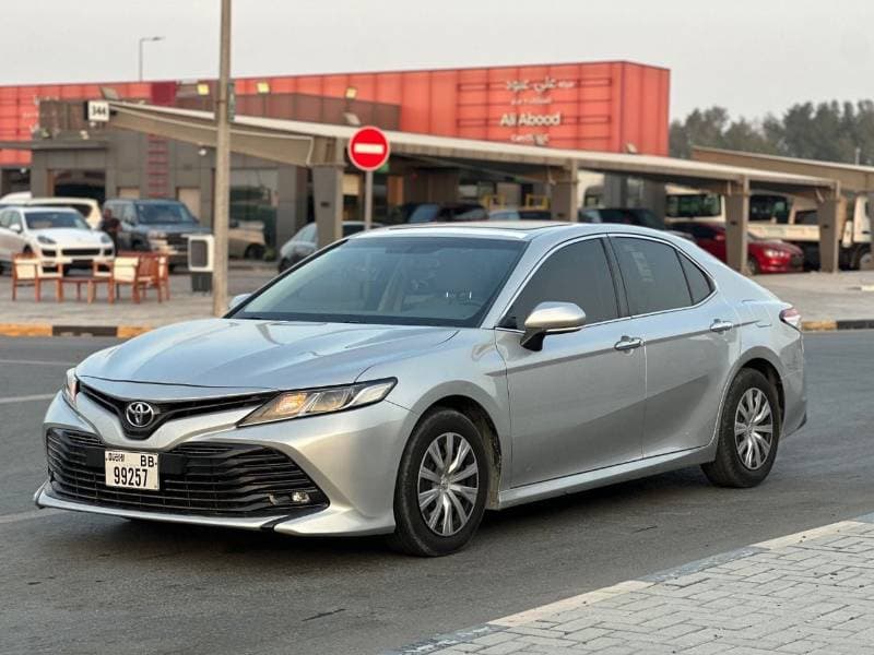 2018 Toyota Camry SE thumbnail 4