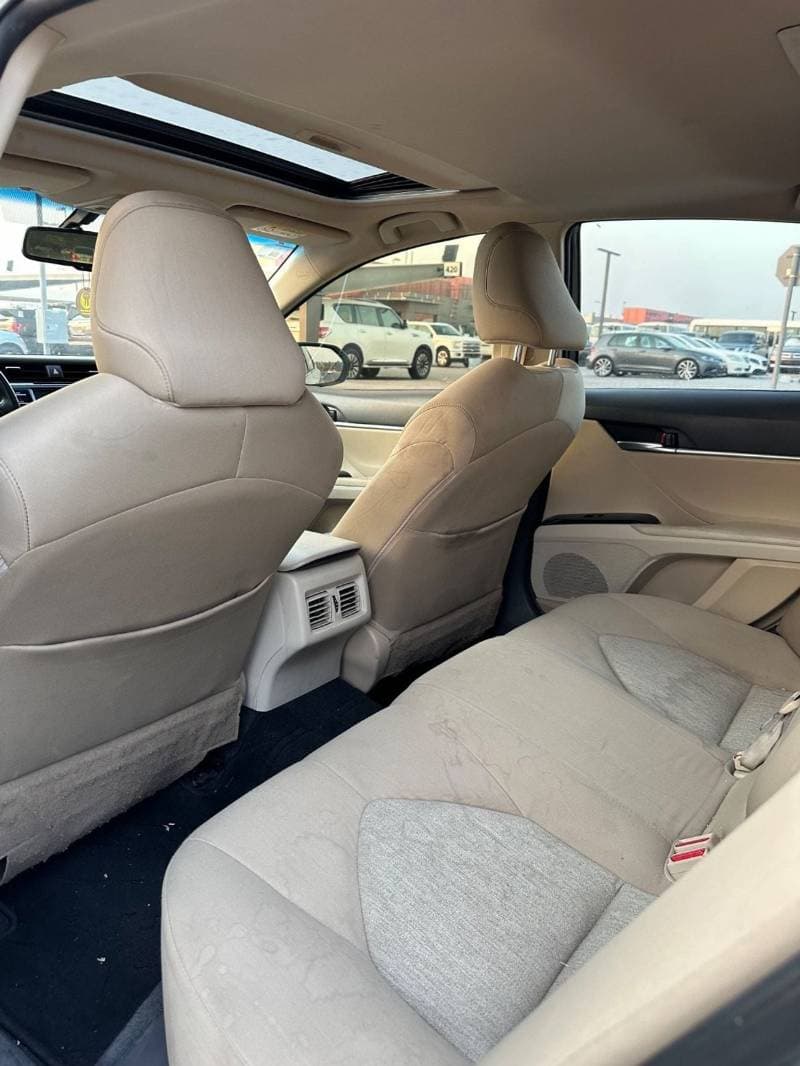 2018 Toyota Camry SE thumbnail 7
