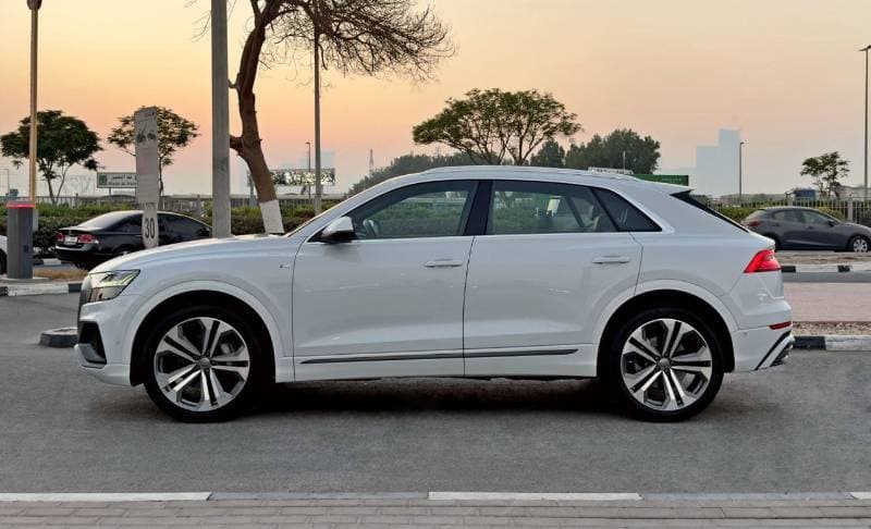 2019 Audi Q8 55 TFSI S LINE thumbnail 4