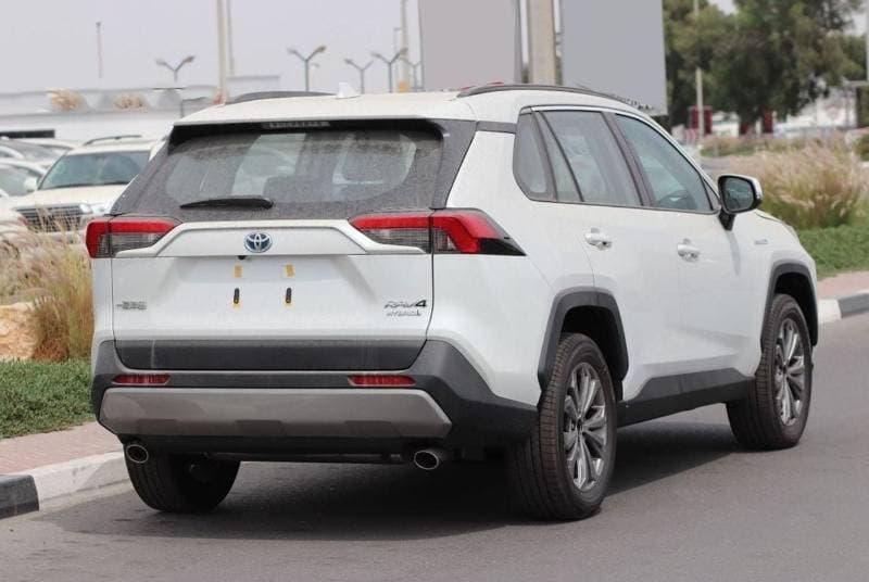 2025 Toyota RAV4 XLE HEV thumbnail 4