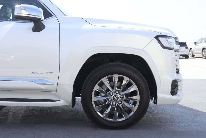 2025 Toyota Land Cruiser VXR thumbnail 8
