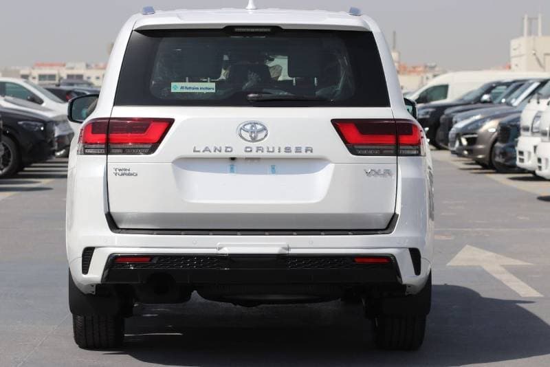 2025 Toyota Land Cruiser VXR thumbnail 5