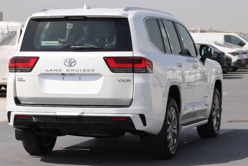 2025 Toyota Land Cruiser VXR thumbnail 6