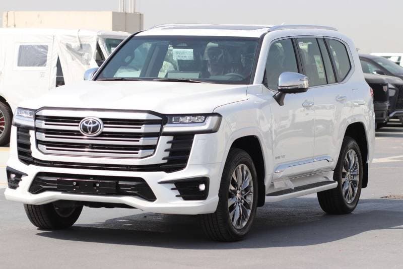 2025 Toyota Land Cruiser VXR thumbnail 3