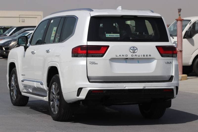 2025 Toyota Land Cruiser VXR thumbnail 4