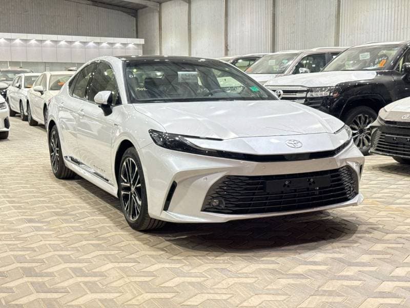 2026 Toyota Camry LUMIERE HEV