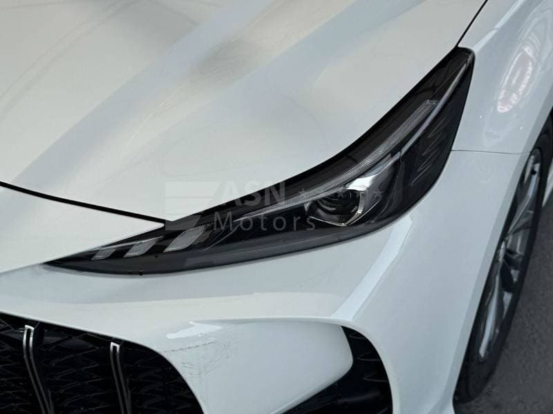 2026 MG 5 Luxury thumbnail 2