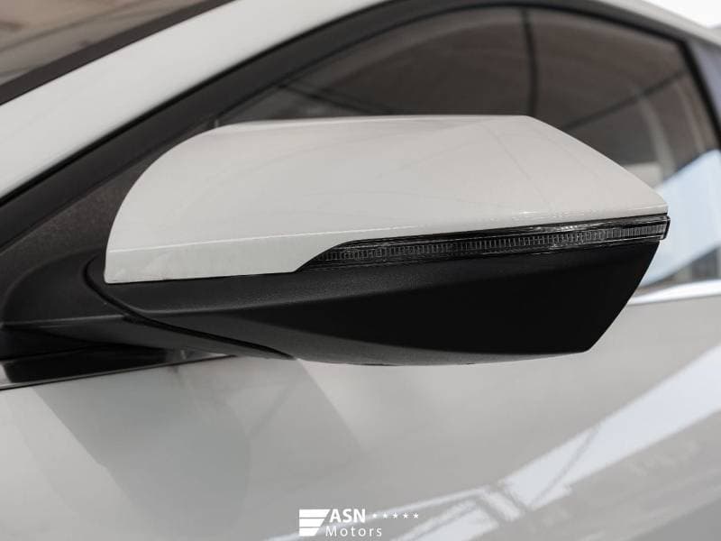 2026 Hyundai Elantra Premium thumbnail 4