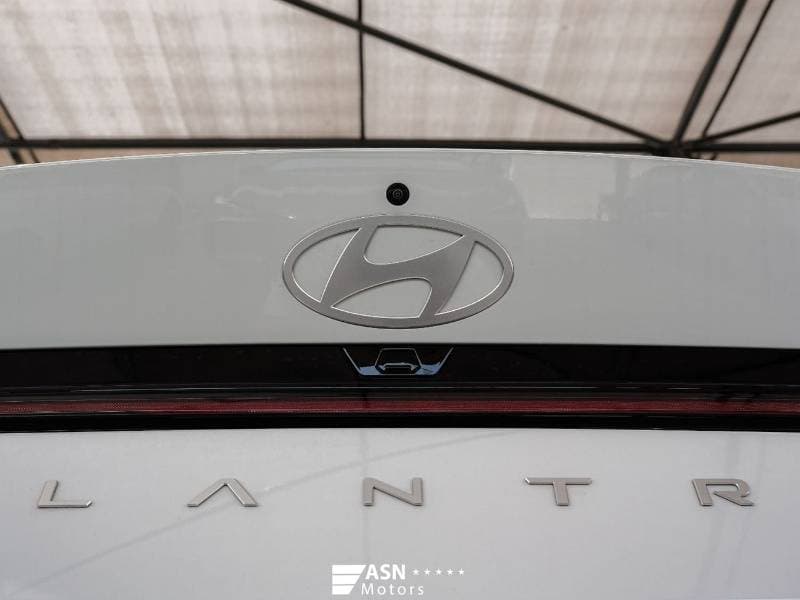 2026 Hyundai Elantra Premium thumbnail 8