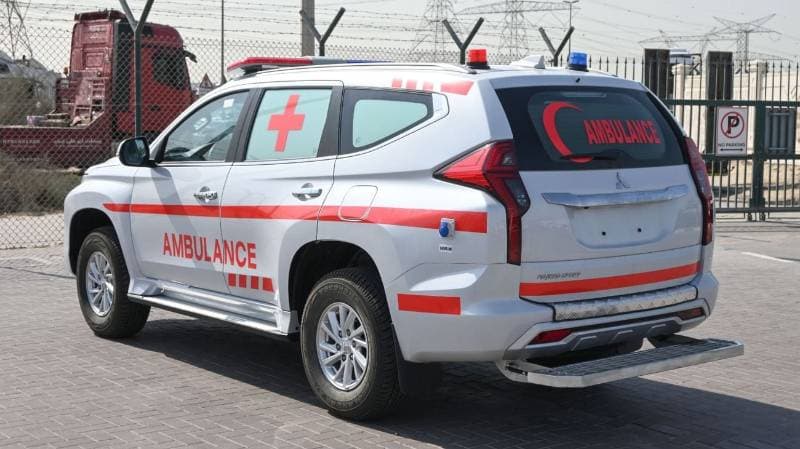 2023 Mitsubishi Pajero thumbnail 4