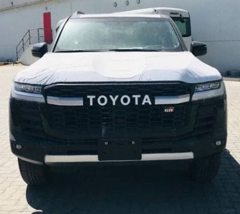 2026 Toyota Land Cruiser GR SPORT thumbnail 3