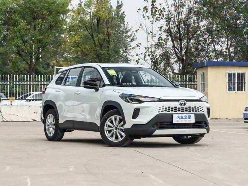 2026 Toyota Corolla Cross GLI thumbnail 3