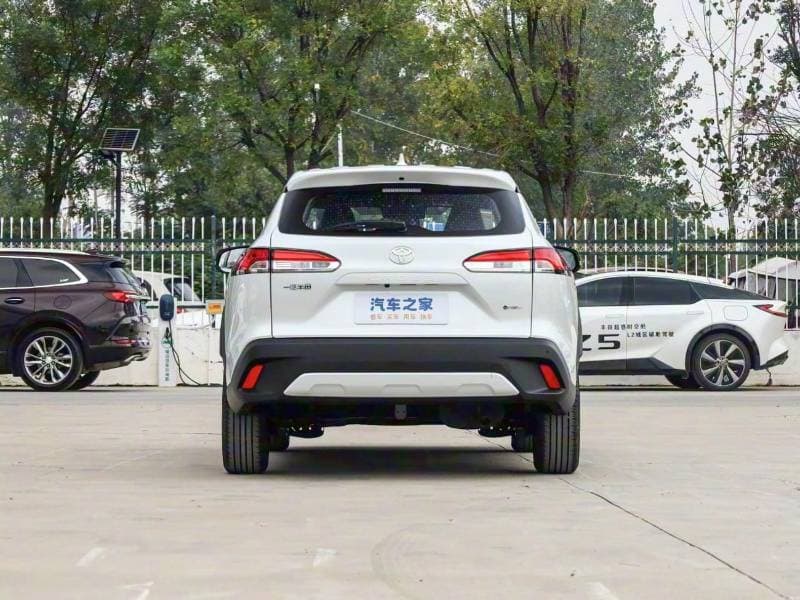2026 Toyota Corolla Cross GLI thumbnail 7
