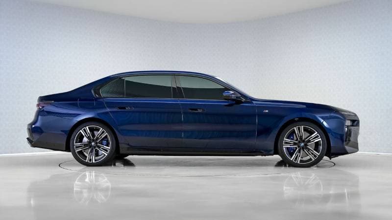 2024 BMW 760i XDRIVE MASTERCLASS thumbnail 4
