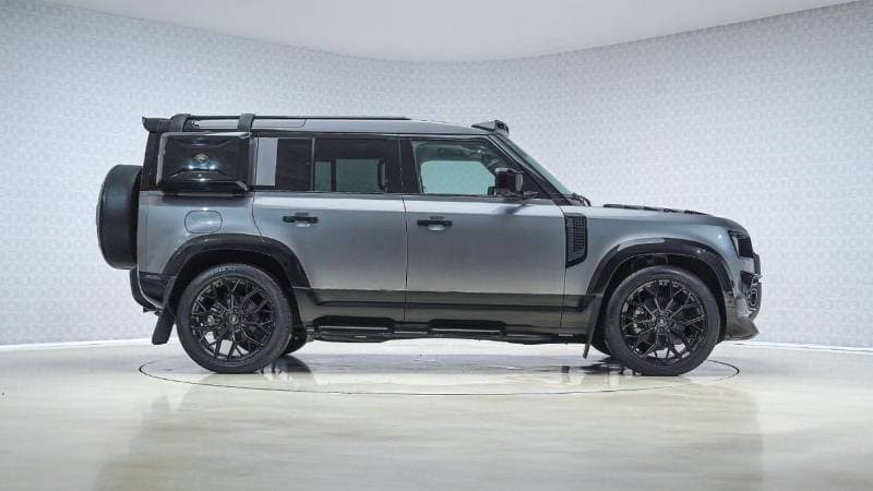 2021 Land Rover Defender 110 S P300 thumbnail 3