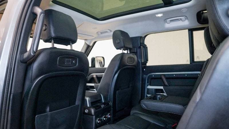 2021 Land Rover Defender 110 S P300 thumbnail 6