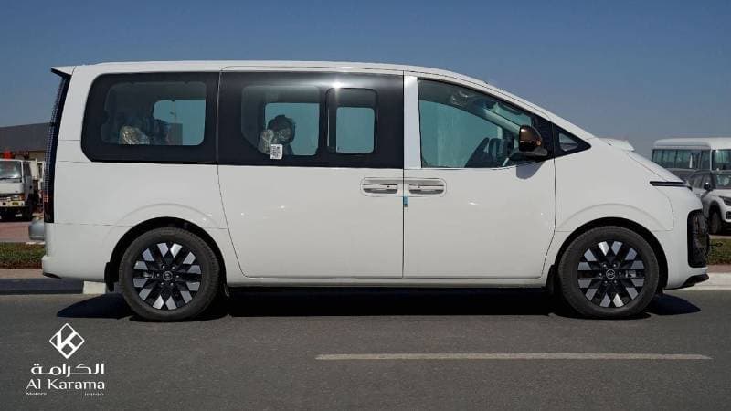 2026 Hyundai Staria LUXURY thumbnail 6