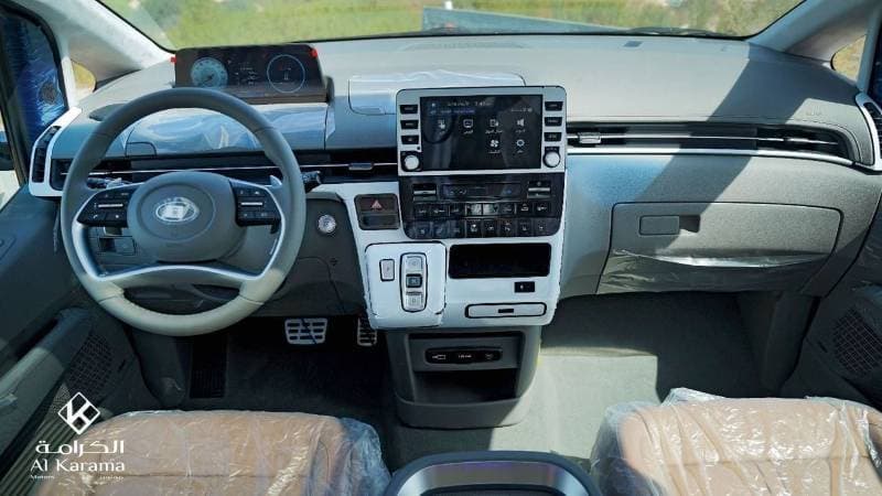 2026 Hyundai Staria LUXURY thumbnail 7