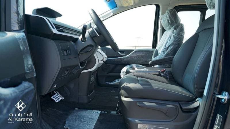 2026 Hyundai Staria LUXURY thumbnail 6