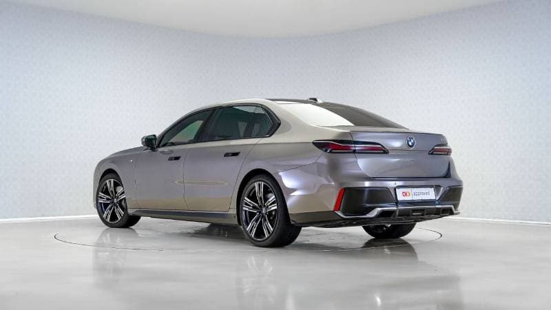 2023 BMW 740Li M Sport Individual thumbnail 2