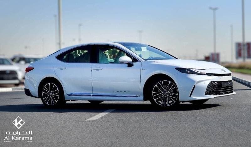 2026 Toyota Camry LE HEV thumbnail 3