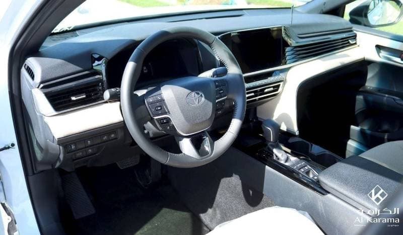 2026 Toyota Camry LE HEV thumbnail 7