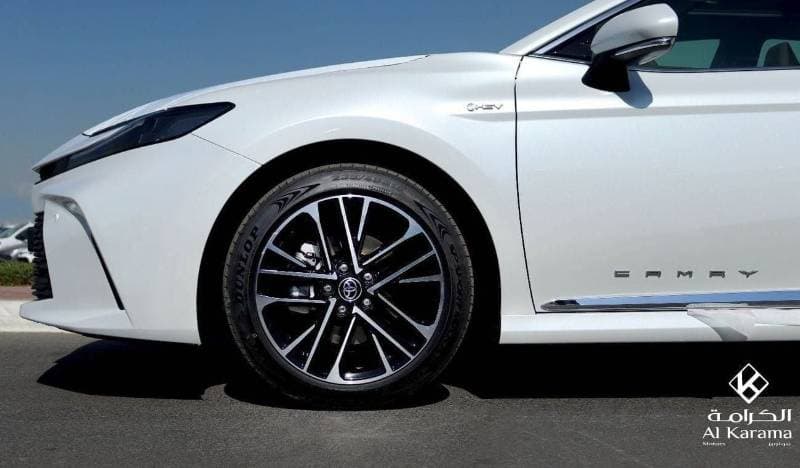 2026 Toyota Camry LE HEV thumbnail 6