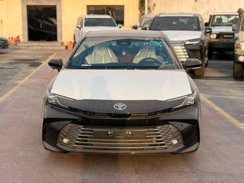 2026 Toyota Camry LUMIERE HEV thumbnail 2