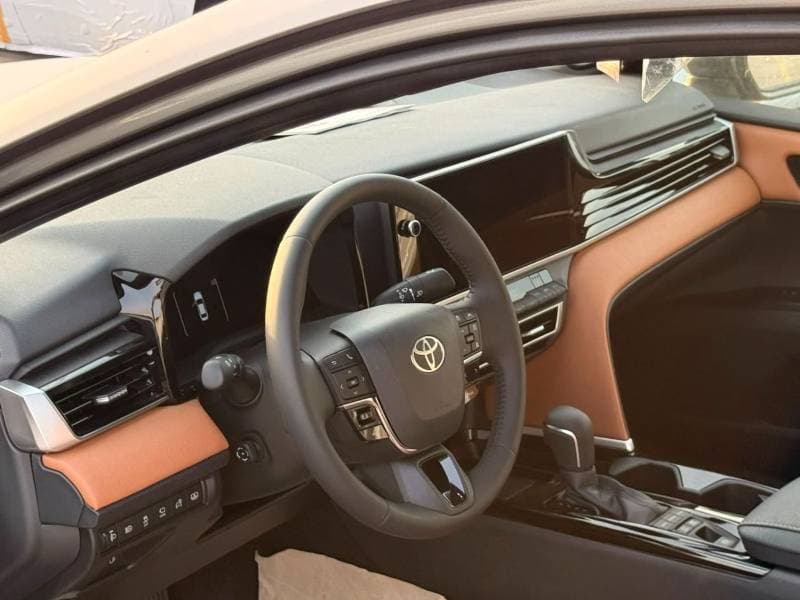 2026 Toyota Camry LUMIERE HEV thumbnail 5