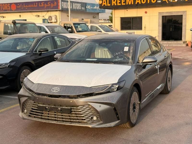 2026 Toyota Camry LUMIERE HEV thumbnail 2
