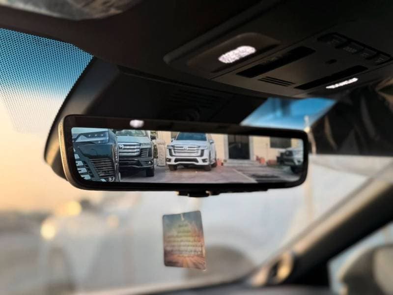 2026 Toyota Camry LUMIERE HEV thumbnail 8