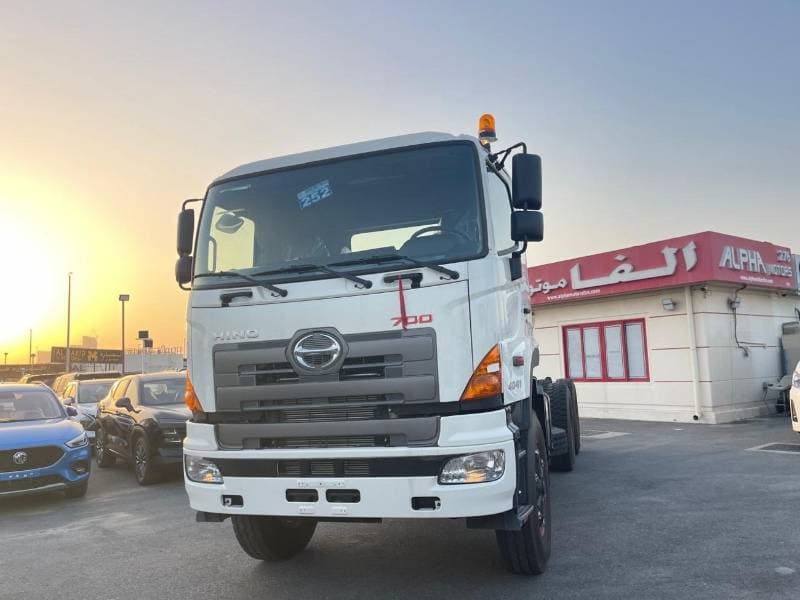 2026 Hino 700 thumbnail 3