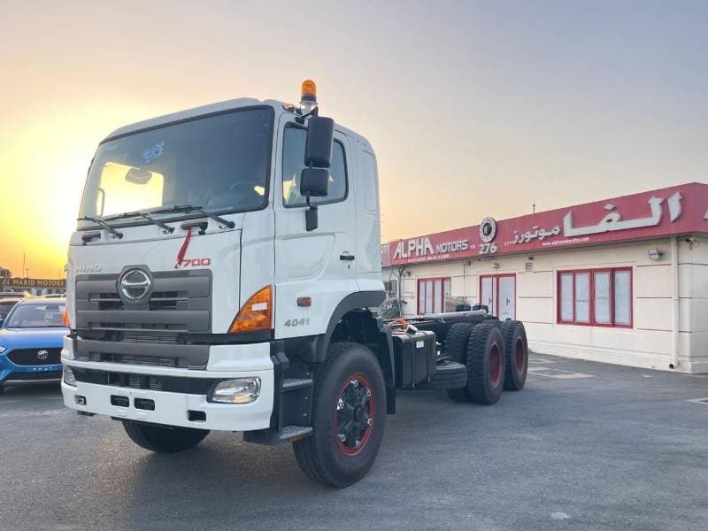 2026 Hino 700 thumbnail 4