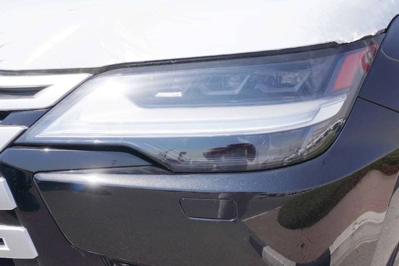 2026 Lexus LX600 thumbnail 4
