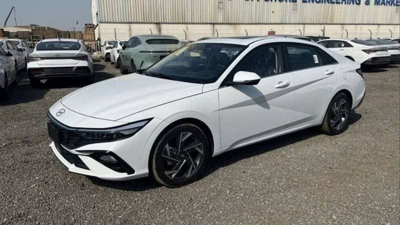 2026 Hyundai Elantra SMART thumbnail 4