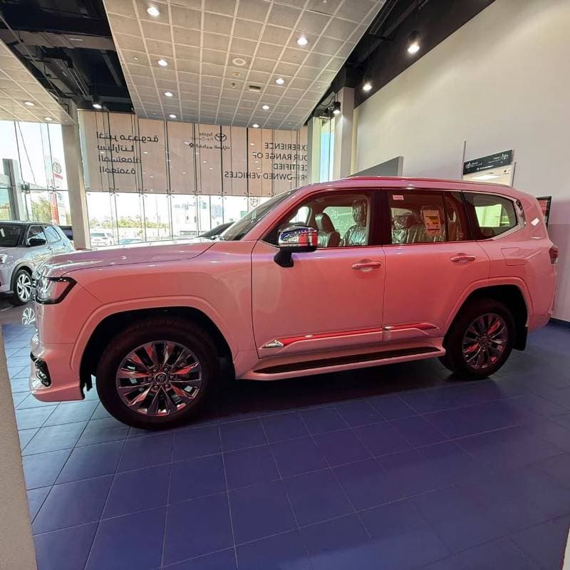 2026 Toyota Land Cruiser VXR thumbnail 6