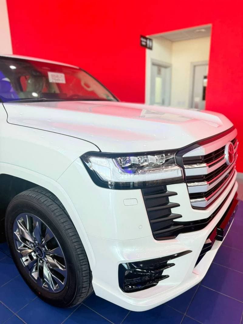 2026 Toyota Land Cruiser VXR thumbnail 7
