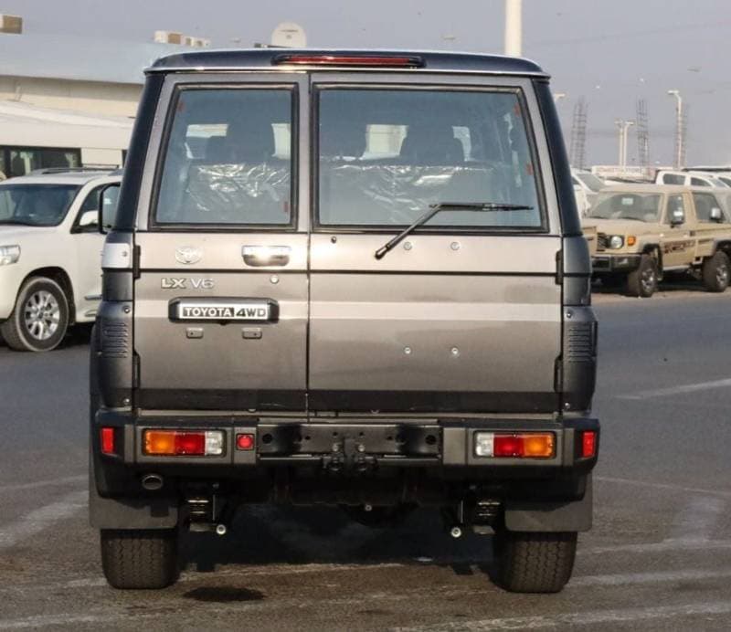 2026 Toyota Land Cruiser 70 LC76 HT VXR thumbnail 5