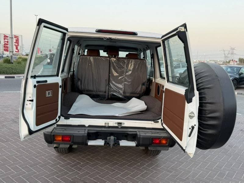 2025 Toyota Land Cruiser 70 thumbnail 7