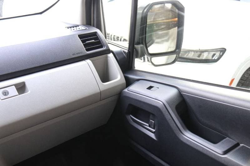 2026 Toyota Hiace GL thumbnail 7