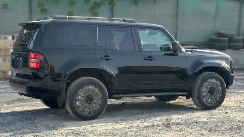 2025 Toyota Prado VXR thumbnail 3