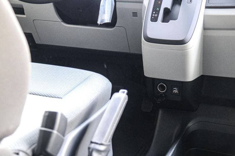 2026 Toyota Hiace GL thumbnail 8