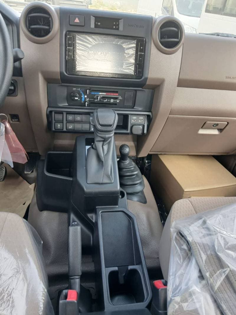 2025 Toyota Land Cruiser Pick Up thumbnail 7