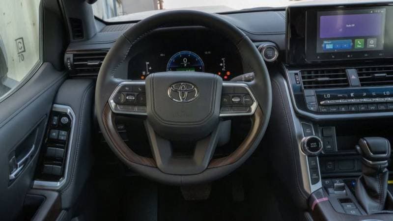 2026 Toyota Land Cruiser GXR thumbnail 6